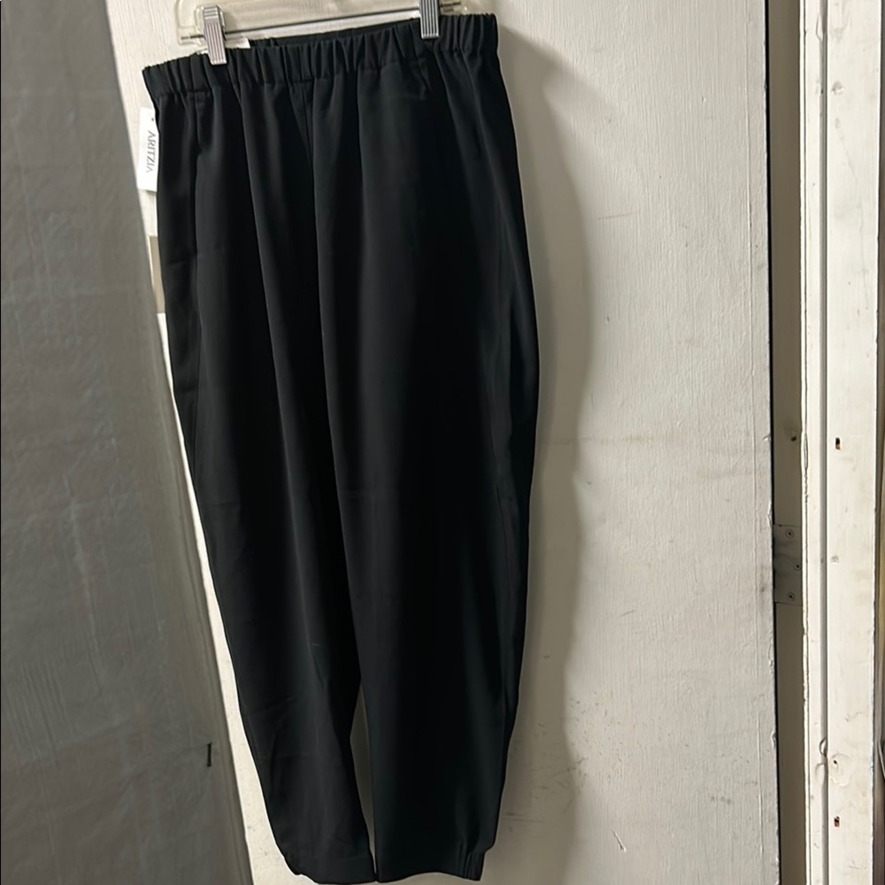 Black Sweatpants with Elastic Waistband and Cuffed Ankles